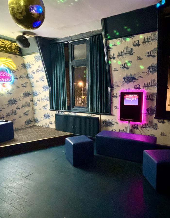 Pub in Leyton with a karaoke room